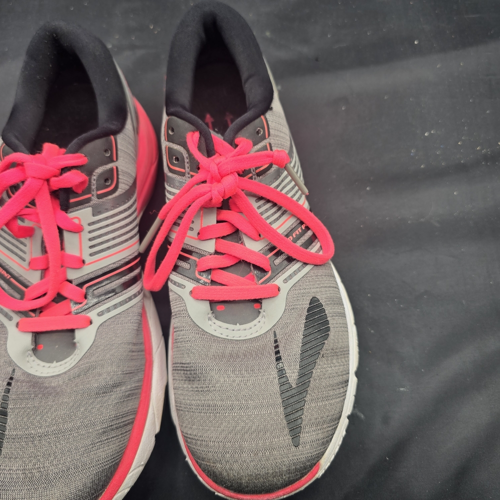 Brooks Athletic Shoes - Gray‎ and Pink